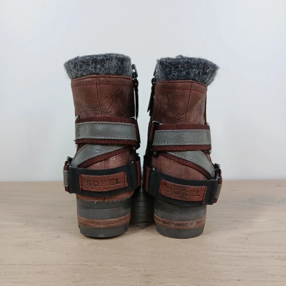 Sorel Boots Women 7 Red Leather Strap Buckle Ankle Lug Sole Outdoorsy